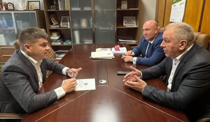  Gabriel Lazany: NU! Nu sunt în Danemarca, cum unii candidați aflați în campanie electorală vor să vă facă să credeți. Sunt la București! VIDEO