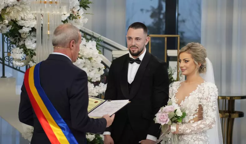  Bistrițeanul Mihai Găvan alături de iubita sa Laura, au câștigat show-ul „Mireasa” de la Antena 1