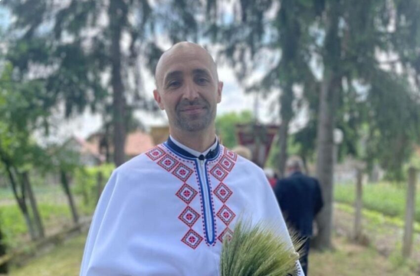  La mulţi şi fericiţi ani, preot paroh Ovidiu Toma de la Arcalia!