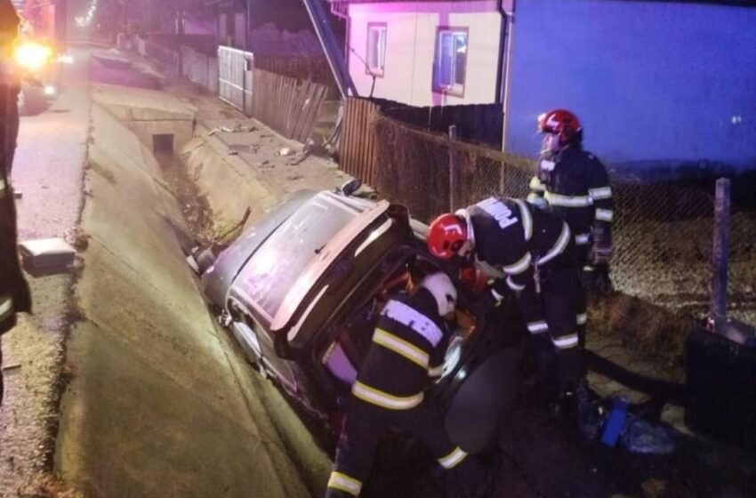  Două persoane transportate la spital după un accident petrecut la Tiha Bârgăului