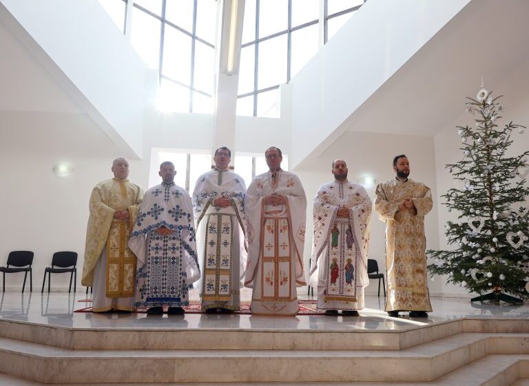  Parohia Greco-Catolică ”Buna-Vestire” Bistrița are doi noi vicari parohiali: părinții Cosmin Moldovan și Valentin Bica