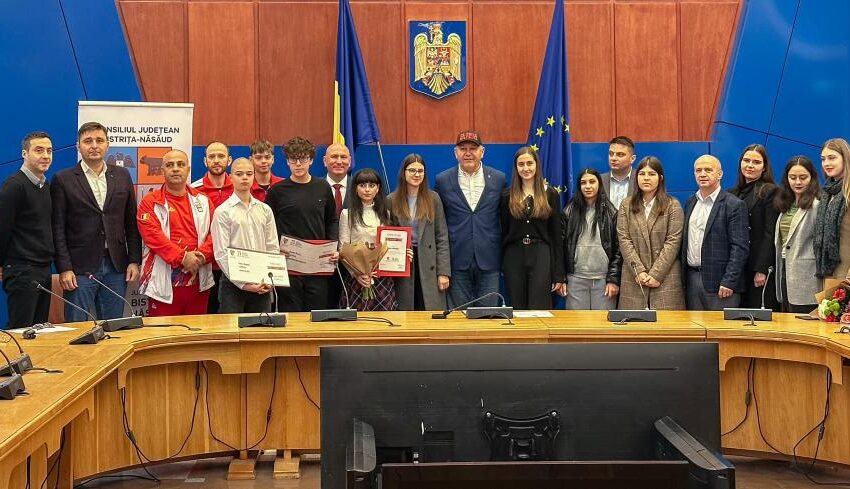  Consiliul Județean a premiat absolvenții cu primele trei medii la Evaluare Națională și Bacalaureat, sportivii și antrenorii anului 2024