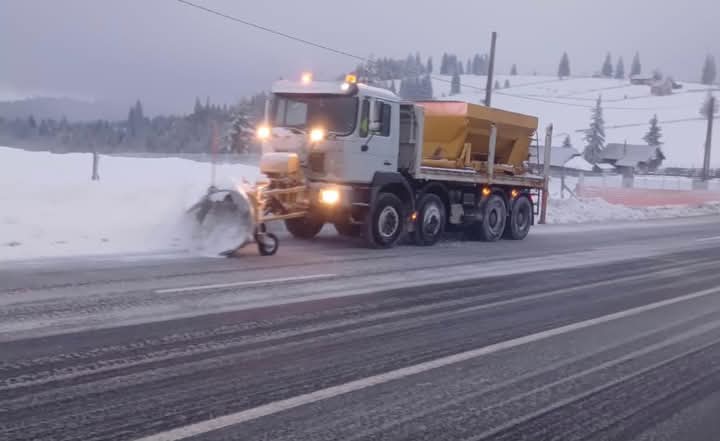  Ninsoare și viscol pe DN 17, în  Pasul Tihuța din județul Bistrița-Năsăud