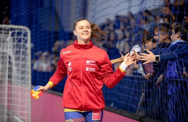  Handbal: Daria Bucur a semnat din vară cu Gloria Bistrița