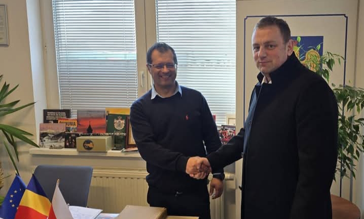  Senatorul Cristian Nicula în vizită la Consulatul din Polonia. FOTO