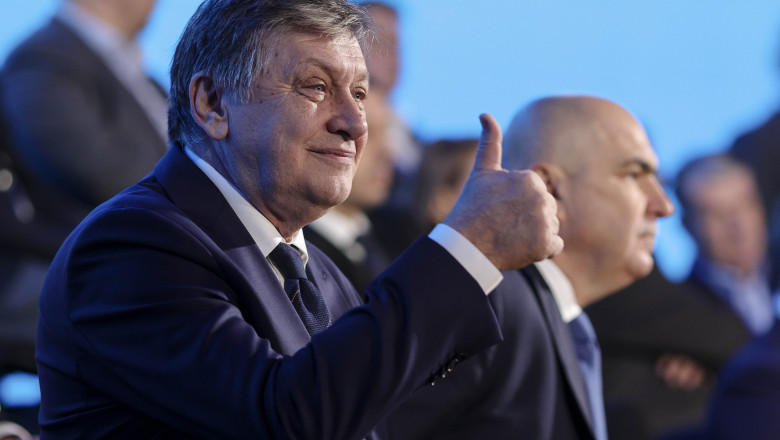  Crin Antonescu, a fost validat de PNL drept candidatul la prezidențiale:”Nu am nicio pretenție că sunt un salvator”