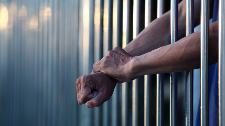 Bărbat din Lechința condamnat la închisoare pentru act sexual cu un minor