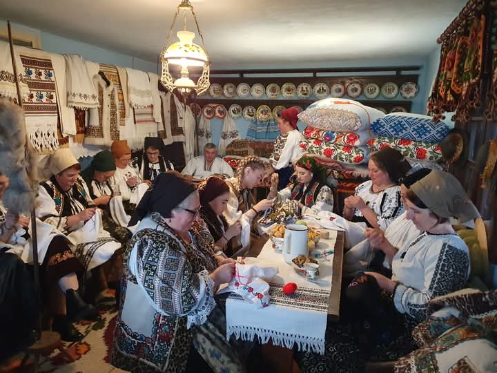  La Mirela-n șezătoare, la Lunca Frișului, în comuna Șieuț! FOTO