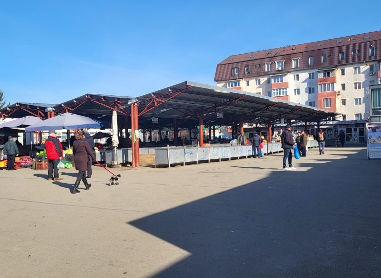  Boicotul Supermarket-urilor la Bistrița , doar în piață, din cauza gerului. FOTO