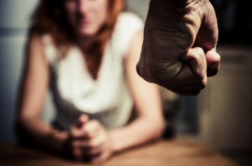  Sute de cazuri de violență în cuplu, în Bistrița-Năsăud