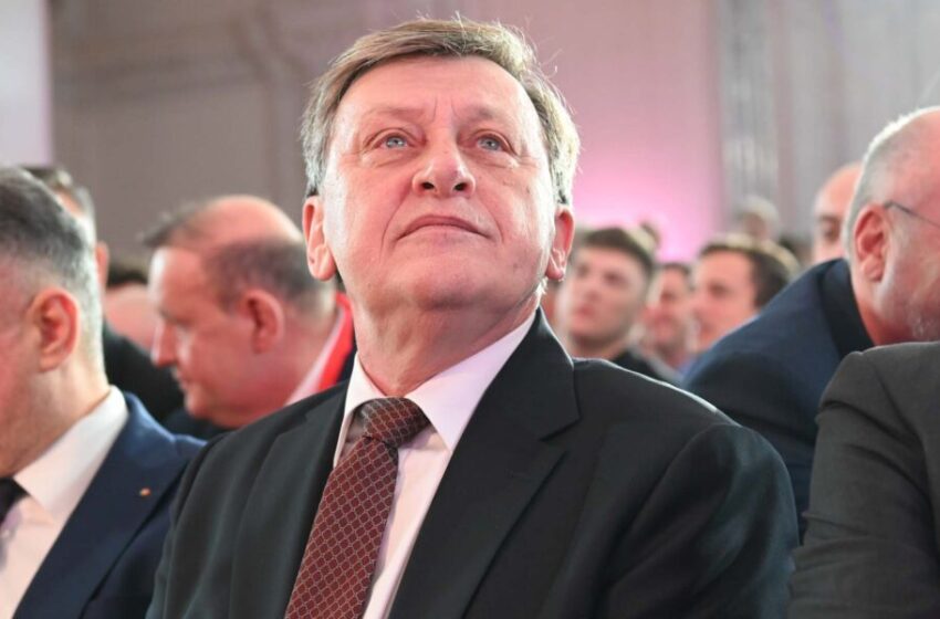  Crin Antonescu: Am trăit din puţinele mele economii şi în principal din veniturile soţiei