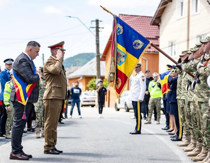  Paul Știr: La Mulți Ani, România! La Mulți Ani, români!