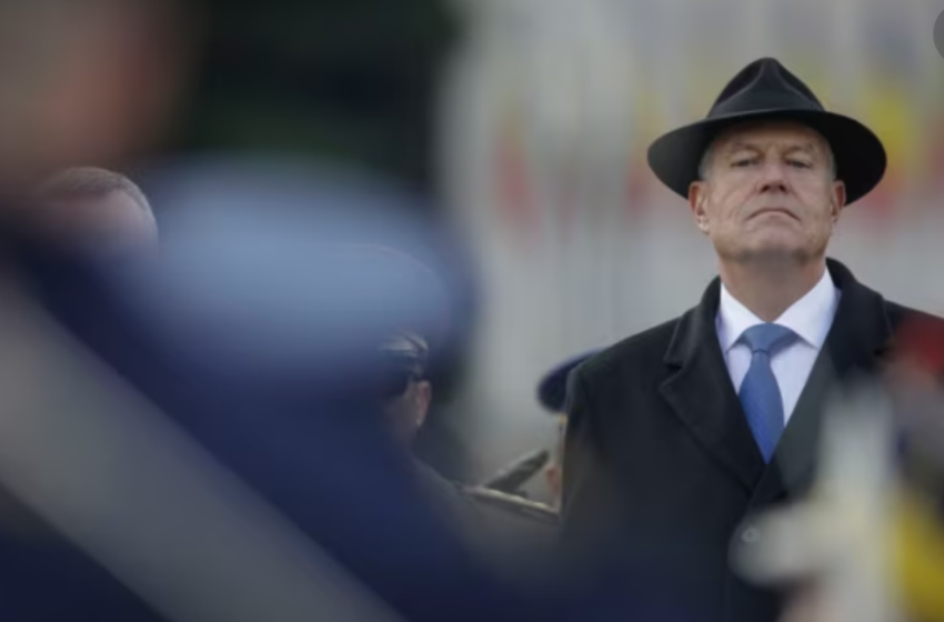  Klaus Iohannis după un deceniu la Cotroceni: „Un cameleon politic arrogant care s-a dovedit un șef de stat aproape inutil. S-a bucurat doar de privilegiile funcției”