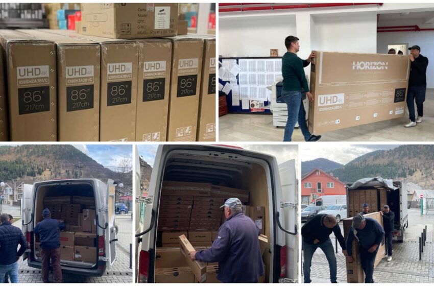  S-a început livrarea echipamentelor IT și a mobilierului nou pentru școliile și grădinițele din Sângeorz-Băi. FOTO