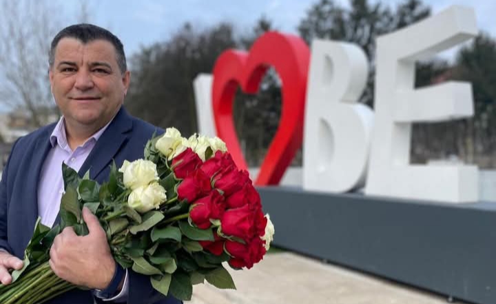 Nicolae Moldovan: La mulți ani, dragi mame, soții, surori, bunici, prietene și colege! Să aveți zile binecuvântate!