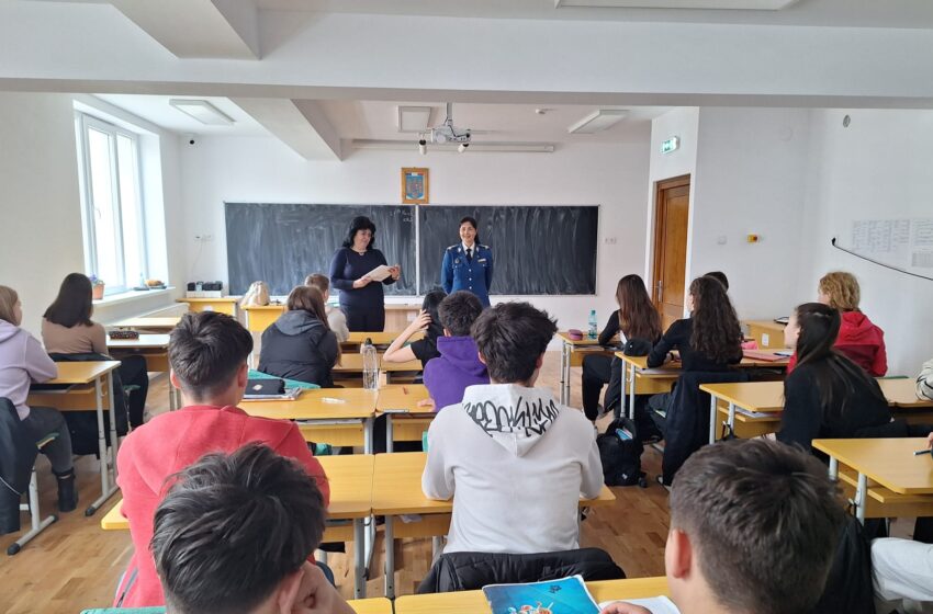  Jandarmeria Bistrița-Năsăud, alături de elevi la Ziua Carierei – Job Shadow Day. FOTO