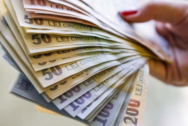  Află când se plătesc alocațiile de stat și indemnizațiile pentru creșterea copiilor