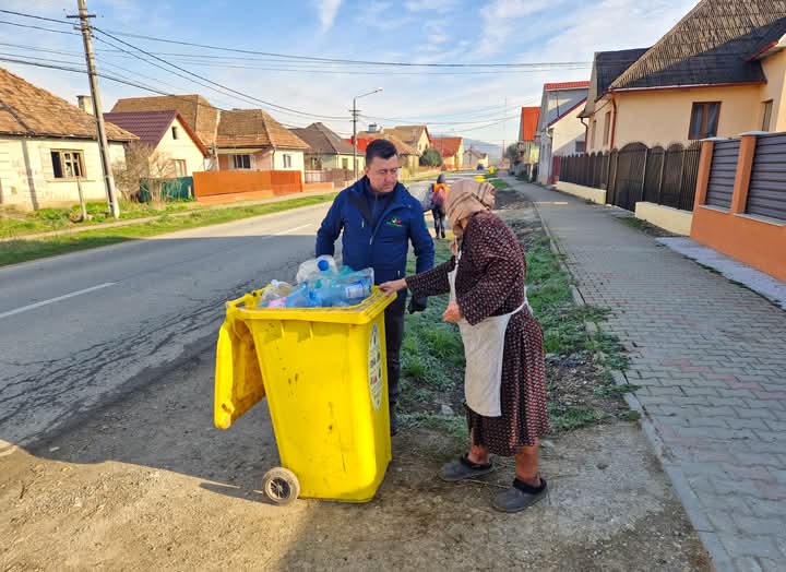  Miercuri 30 aprilie, se colectează Pubela Galbenă în toate localitățile componente ale Municipiului Bistrița. FOTO
