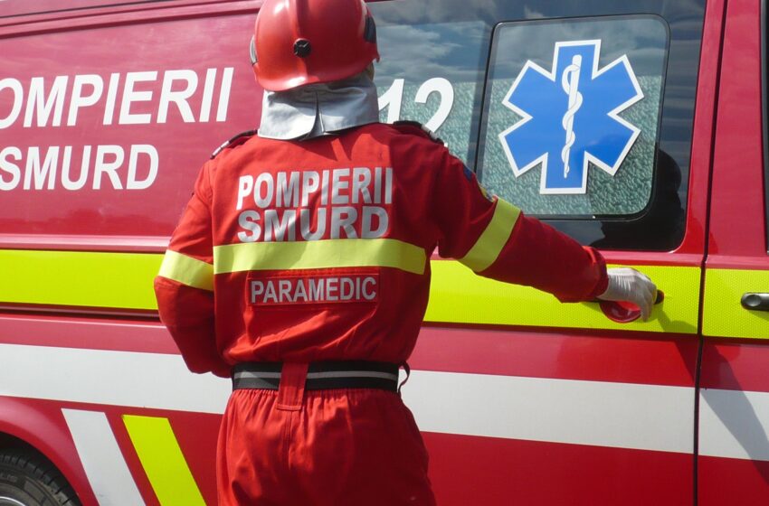  Persoană surprinsă sub o placă de beton în zona pieptului la Țagu