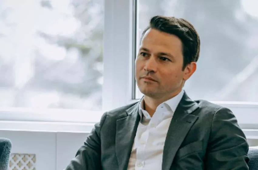  Robert Sighiartău: Marcel Ciolacu a fost o frână pentru candidatul coaliţiei Crin Antonescu