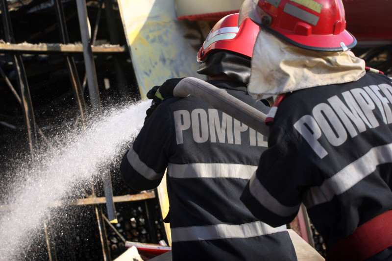  Incendiu în această dimineață la o clădire de locuit din Beclean