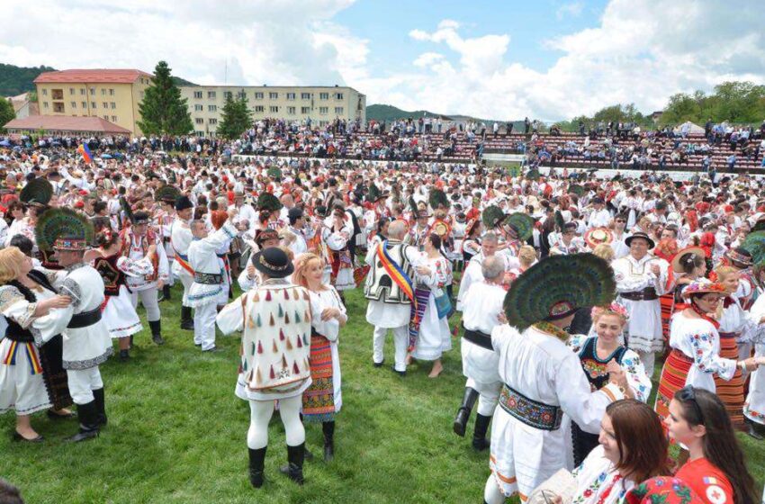  În 29 mai, are loc a XXI-a ediție a Festivalului folcloric „De Ispas la Năsăud”