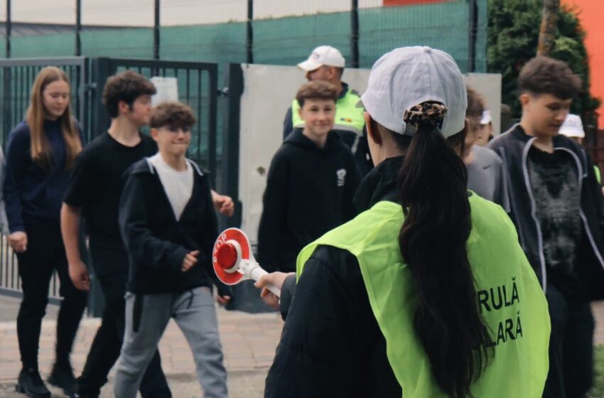  Patrula Școlară: Actiune educativ-preventivă pentru elevii bistrițeni. FOTO
