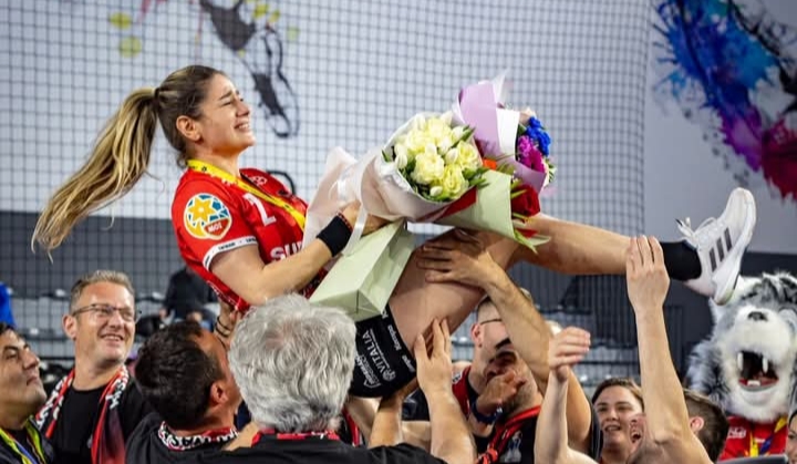  Nicoleta Dincă – un nume și un număr 2 care vor rămâne pentru totdeauna în ♥️ Gloriei! FOTO
