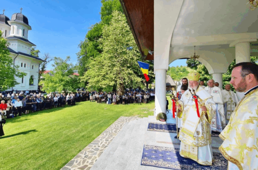  Hram istoric astăzi la Mănăstirea Dobric
