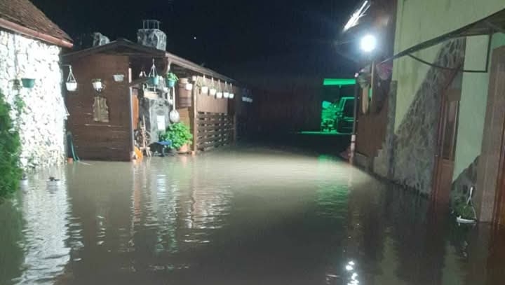  Situaţia inundaţiilor în comunele Dumitrița, Șieut și Teaca