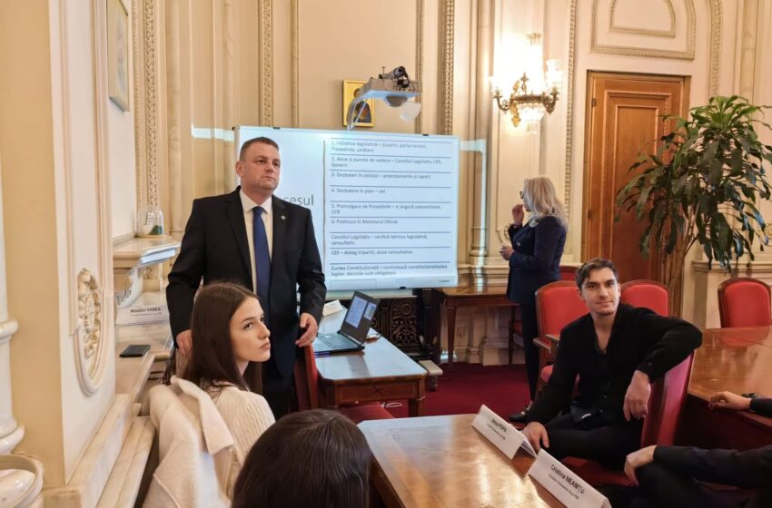  Cristian Nicula: Tinerii nu sunt viitorul ci sunt prezentul care bate la ușa schimbării. FOTO