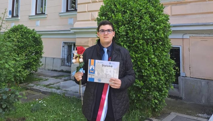  Bistrițeanul Daniel Ioan Rus, absolventul de 10, de la Liceul Teoretic „Nicolae Bălcescu” din Cluj-Napoca!