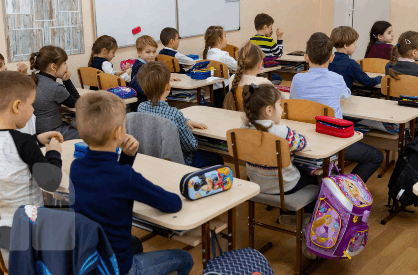  Ziua Învățătorului 2025, sărbătorită pe 5 iunie. Zi liberă pentru elevi și profesori