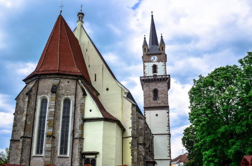  Slujbă de comemorare ecumenică la Biserica Evanghelică din Bistrița, la 17 ani de la incendiu