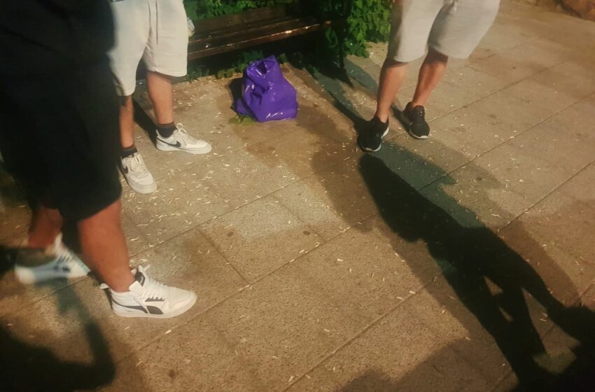  Poliția Locală Bistrița: Trotuarul nu e coș de gunoi – dar poate deveni lecție de bun simț. FOTO