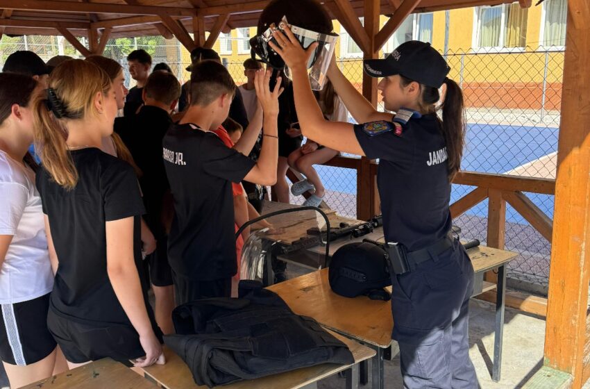  Jandarmeria Bistrița: Activitățile de prevenire în taberele din județ continuă. FOTO