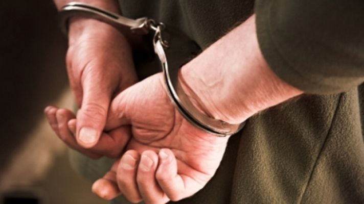  Doi bărbați din Dumitrița, bănuiți de comiterea a patru furturi, reținuți de polițiști