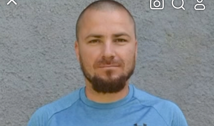  CRIMINALUL din Miheșu de Câmpie, județul Mureș, dat în urmărire și în Bistrița-Năsăud. EMIL GÂNJ și-a omorât iubita cu un topor după care a incendiat casa. VIDEO