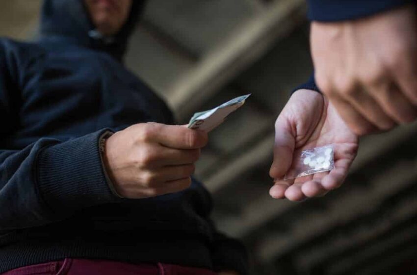  Un tânăr de 23 de ani a fost arestat preventiv pentru trafic de droguri