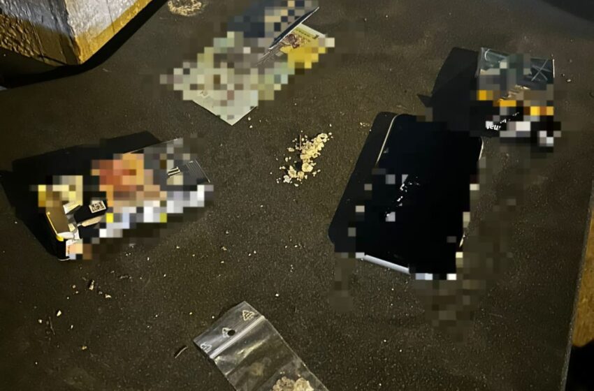  Tânăr depistat de jandarmi sâmbătă noaptea în timp ce consuma droguri