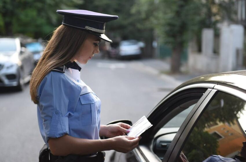  Zeci de șoferi lăsați fără permis în urma controalelor pentru viteză