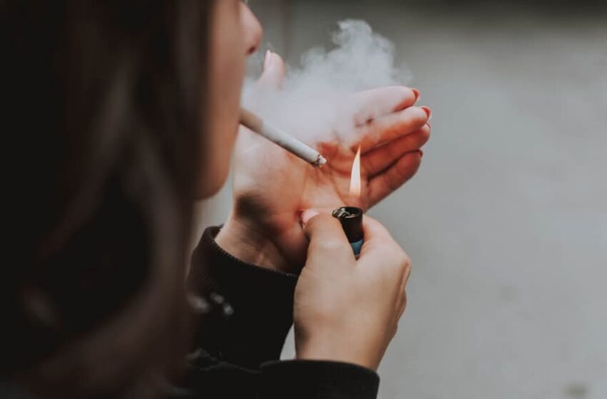  Polițiștii locali au aplicat o amendă și suspendarea activității 30 de zile pentru un magazin din Bistriţa ce a vândut ţigări minorilor