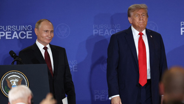  Eşec în Alaska. Donald Trump şi Vladimir Putin nu au anunţat niciun acord în privinţa Ucrainei. Putin: Rusia doreşte să restabilească un echilibru corect al securităţii în Europa şi în lume în general. Trump: Voi vorbi cu Zelenski şi NATO