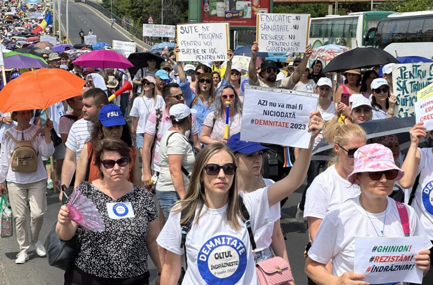 Angajaţii din educaţie vor primi şi în acest an vouchere de vacanţă