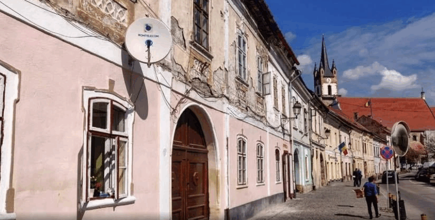  BISTRIȚA: Impozit de 500%, pentru clădirile istorice care nu sunt reabilitate