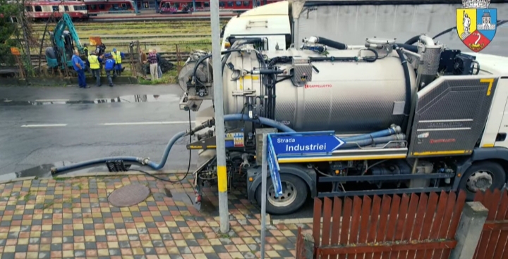  Bistrița: Lucrări de decolmatare pe străzile Industriei și Nicolae Drăgan. VIDEO