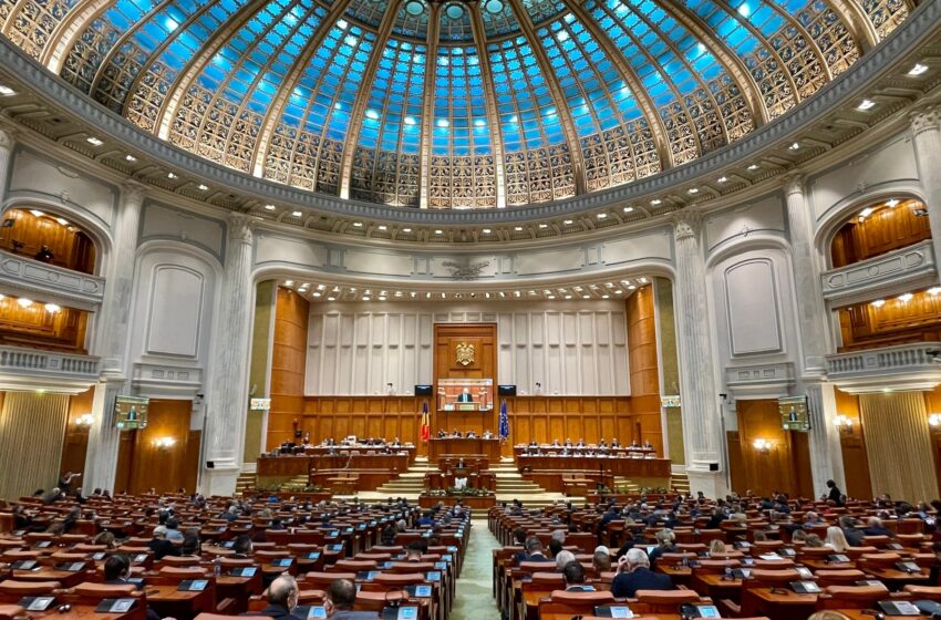  Parlamentul plătește lunar peste 1 milion € pentru angajații aleșilor: peste 1.100 de consilieri, experți și șoferi