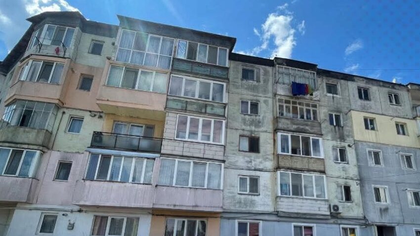  Un nou lot de blocuri vor intra la reabilitare termică în orașul Beclean. FOTO