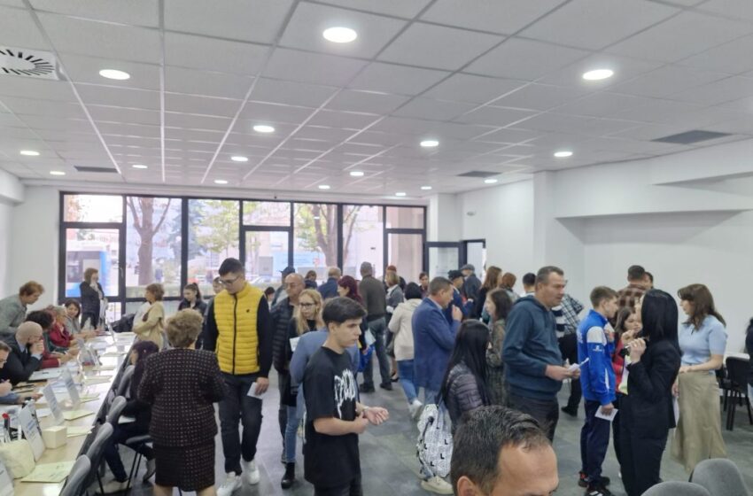  Bursa locurilor de muncă pentru absolvenți, în data de 10 octombrie, la sediul AJOFM BN