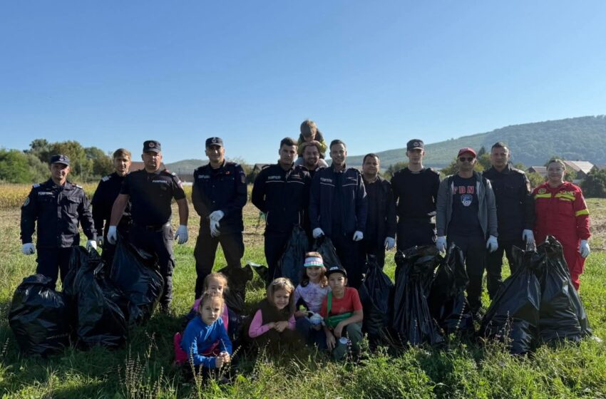  Pompierii bistrițeni s-au alăturat campaniei Let’s Do It, România! FOTO